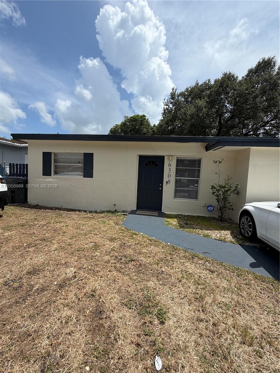 6308 Cleveland St, Hollywood FL 33024