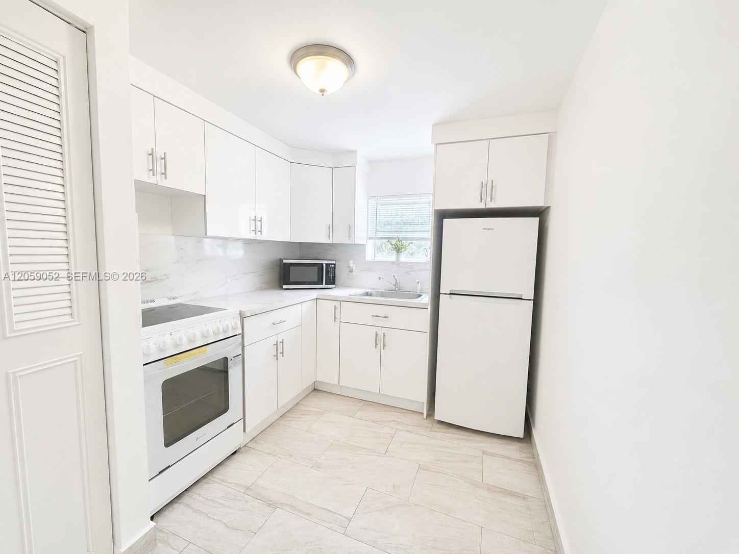 2519 Pierce St # B, Hollywood FL 33020