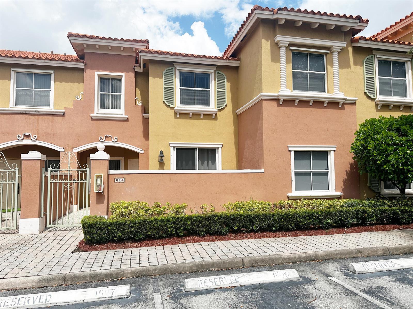 614 SW 106TH Avenue # 1507, Pembroke Pines FL 33025