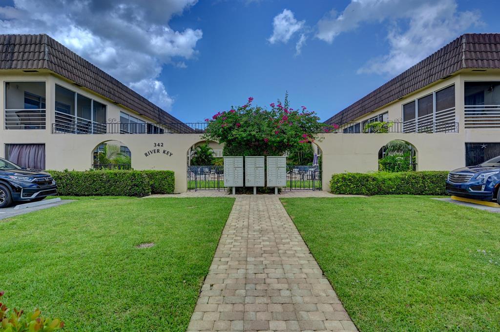 342 Southwind Court # 216, North Palm Beach FL 33408