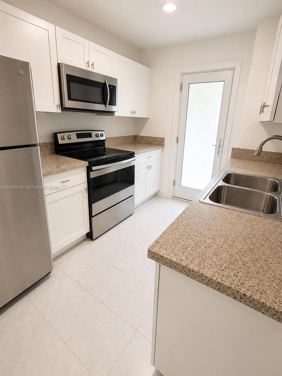 500 E country club cir # 7, Plantation FL 4053