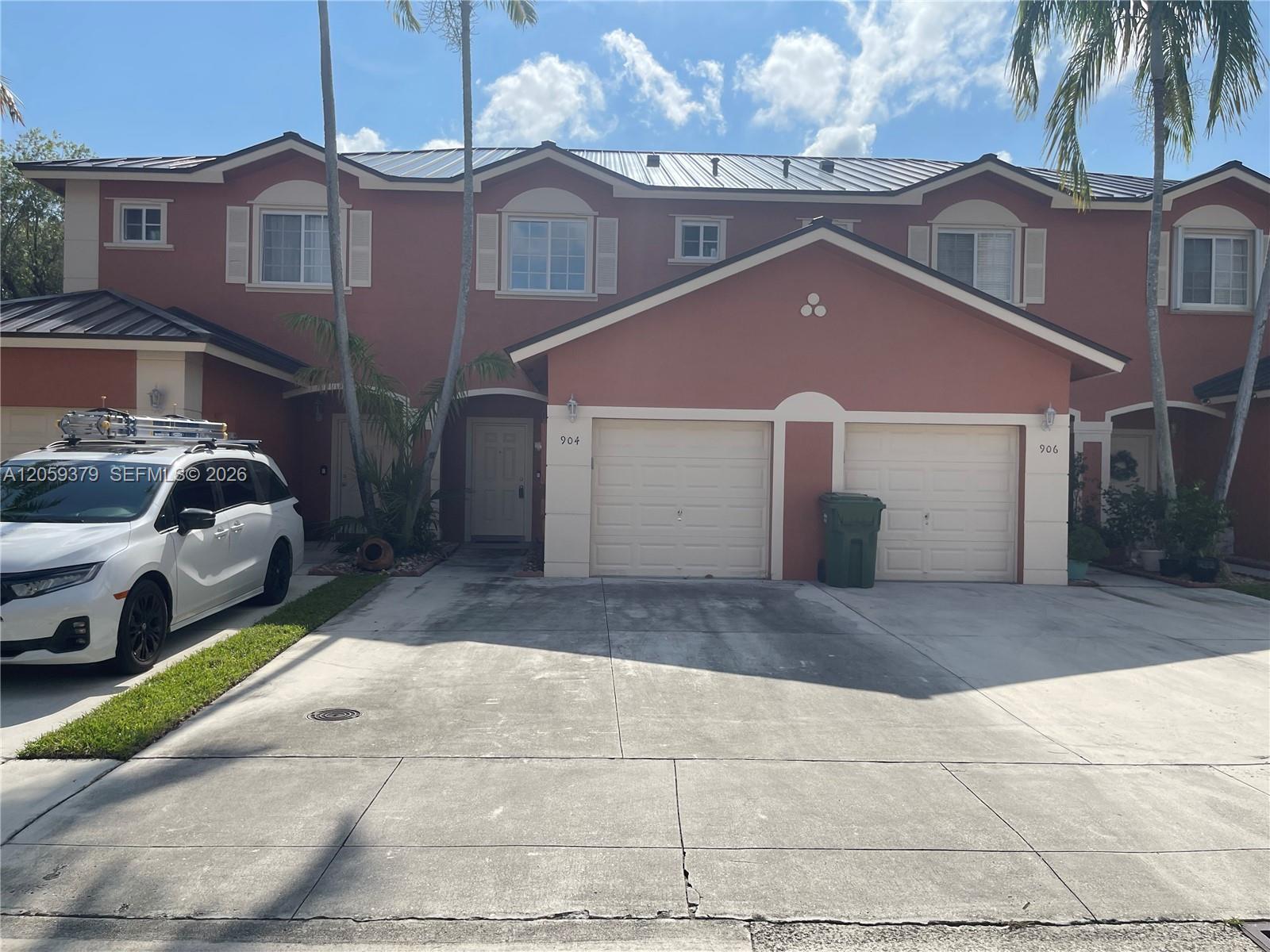 904 NW 100th Ave, Pembroke Pines FL 33024