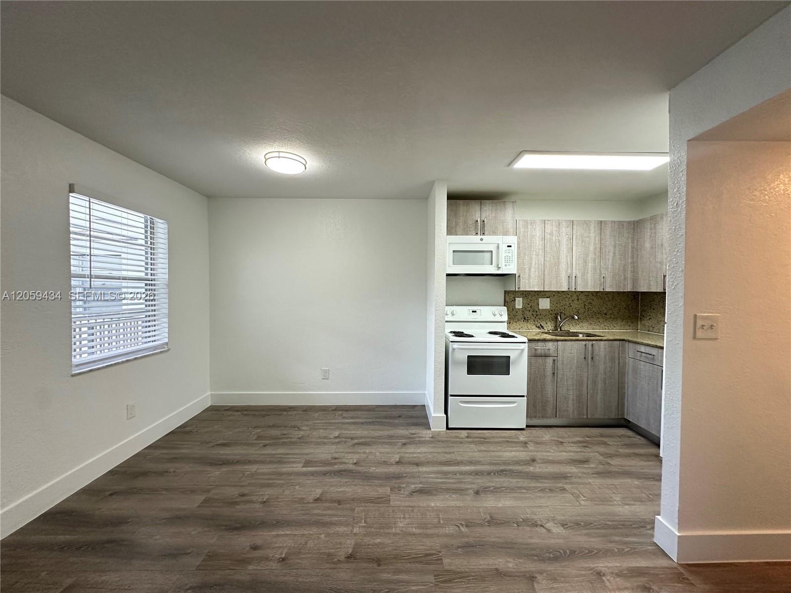 2843 Fillmore St # 206, Hollywood FL 33020