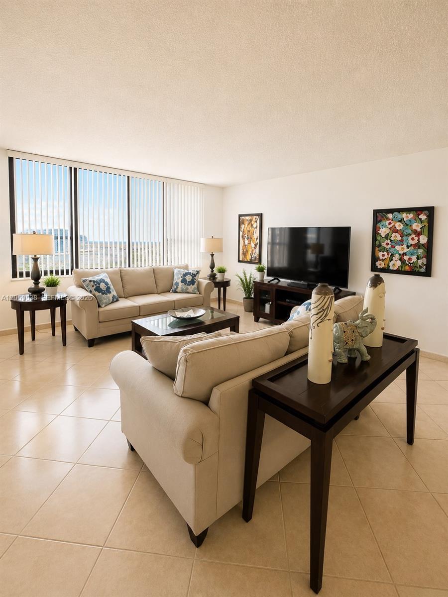 3505 S Ocean Dr # 401, Hollywood FL 33019