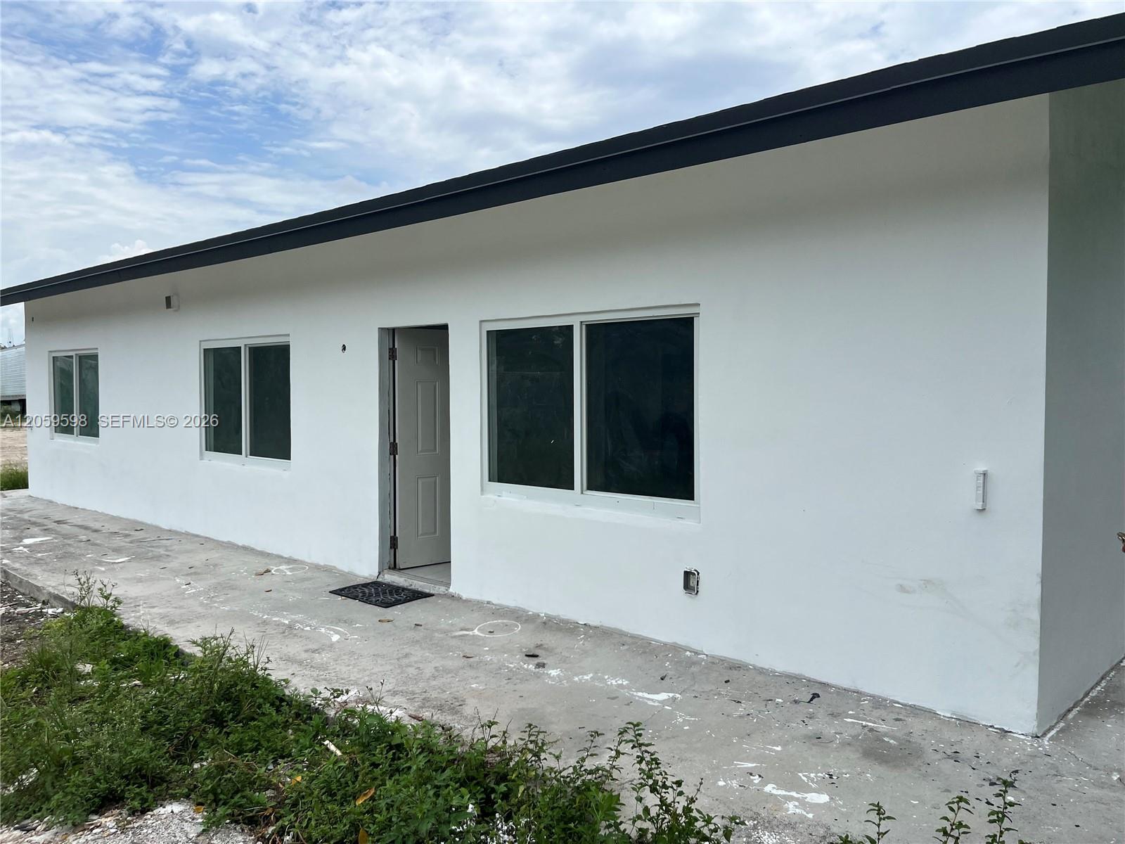 15430 SW 194th Ave, Miami FL 33187