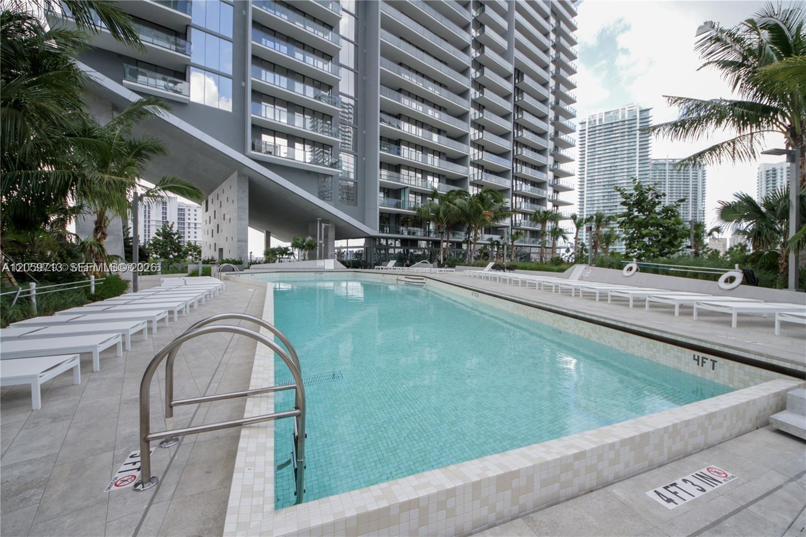 88 SW 7th St # 2902, Miami FL 33130