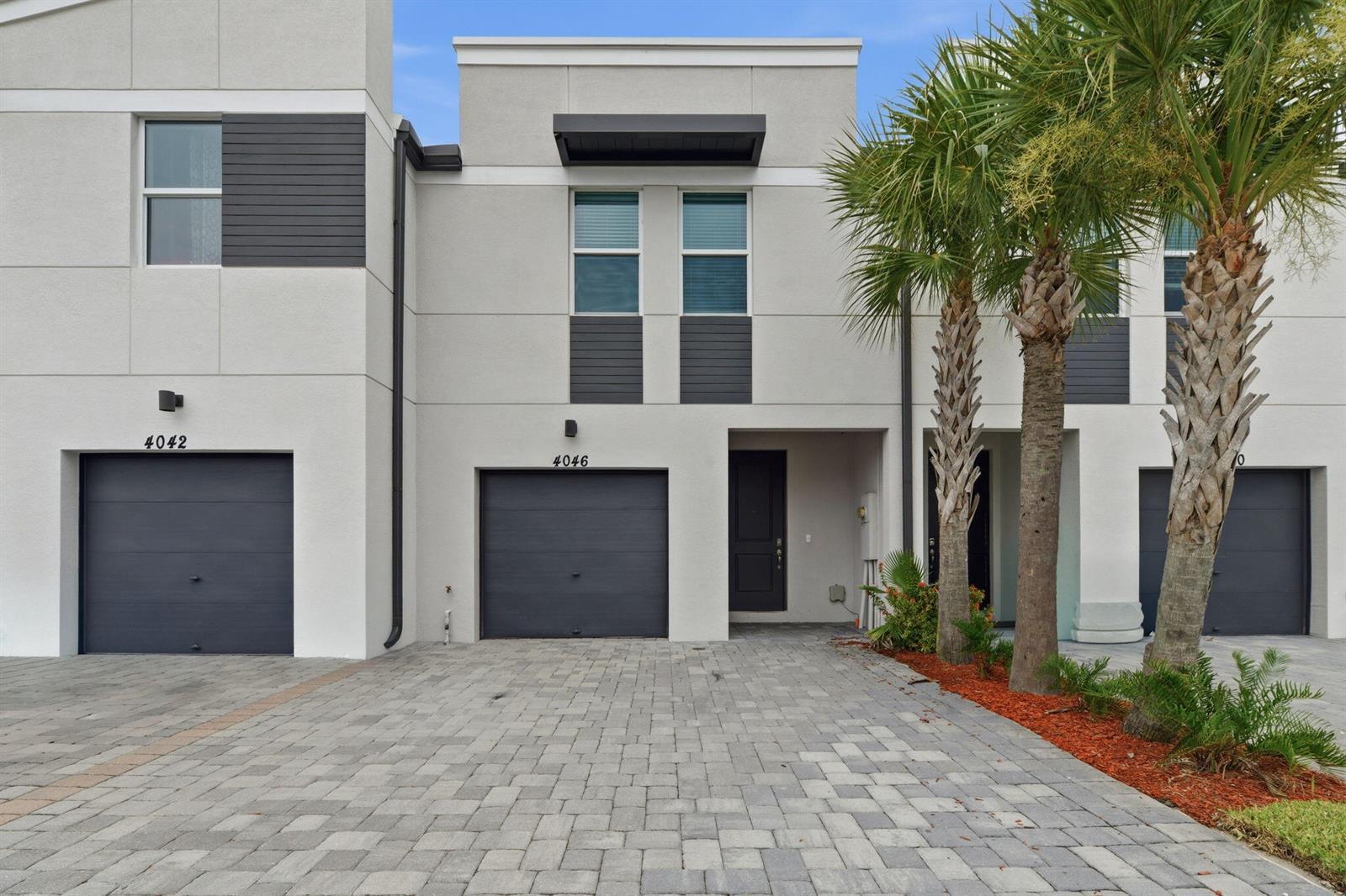4046 HOT SPRINGS Avenue, Palm Springs FL 33461