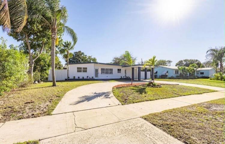 434 Australian Circle, West Palm Beach FL 33403