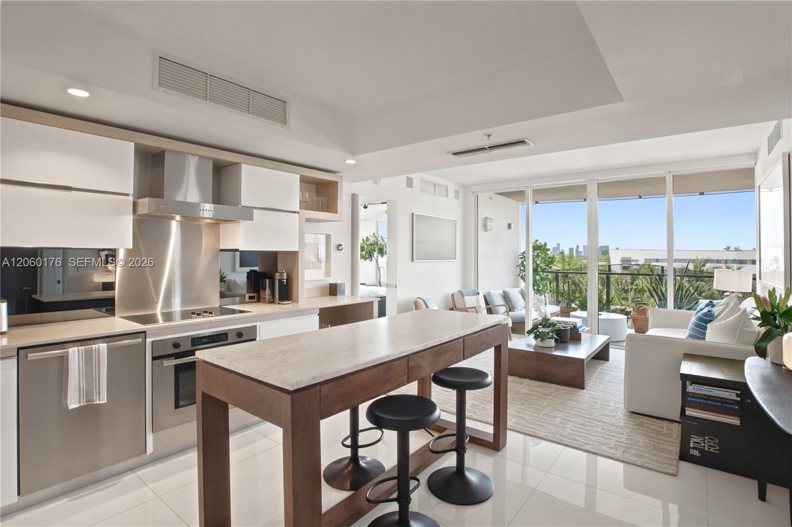 2155 Washington Ct # 504, Miami Beach FL 33139