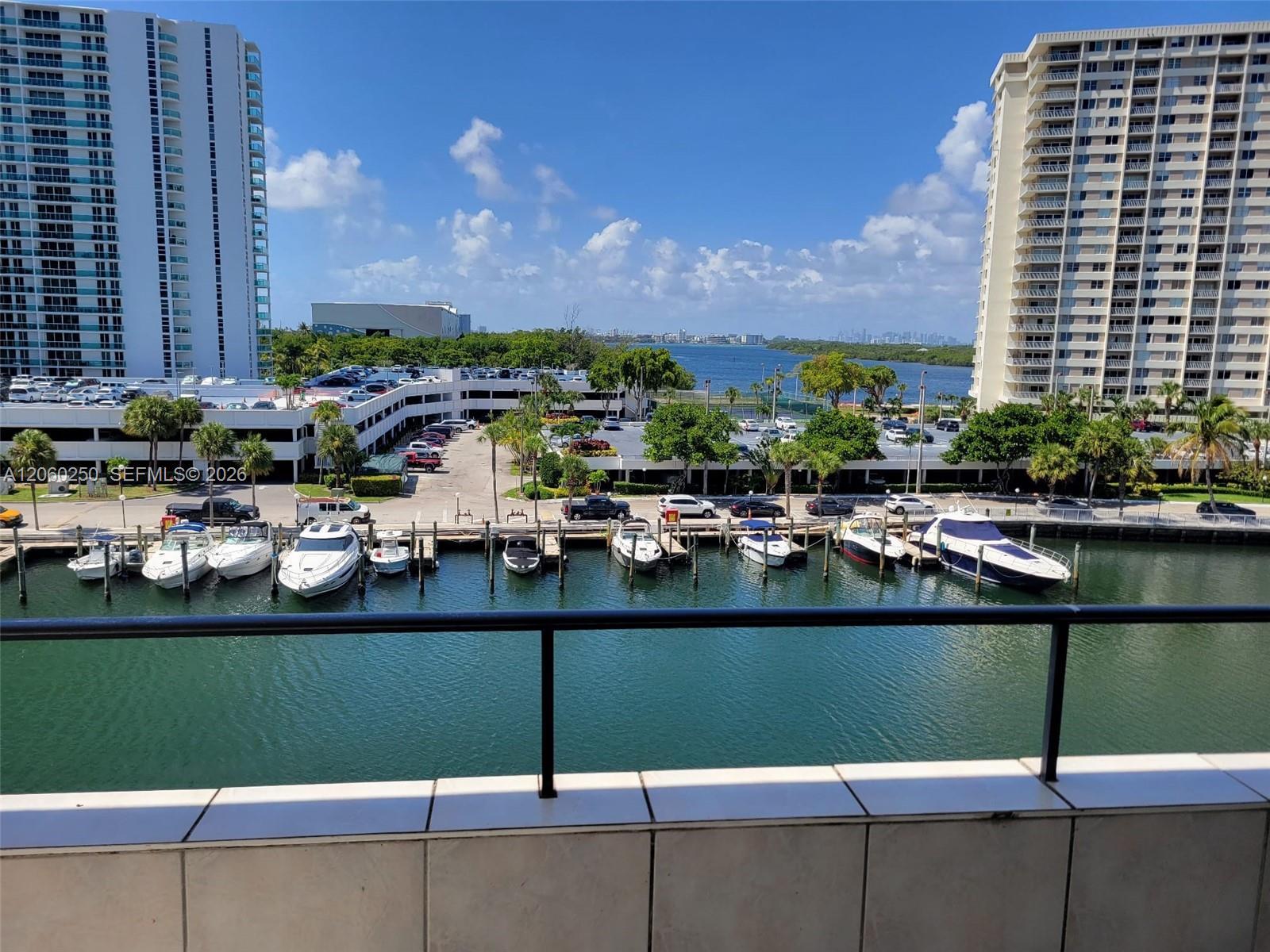 220 Kings Point Dr # 606, Sunny Isles Beach FL 33160
