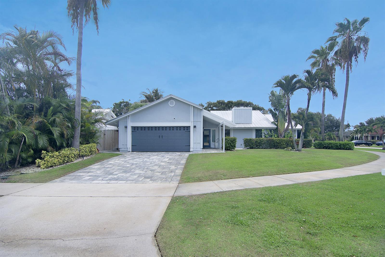 19 PINEHILL Trail E, Tequesta FL 33469