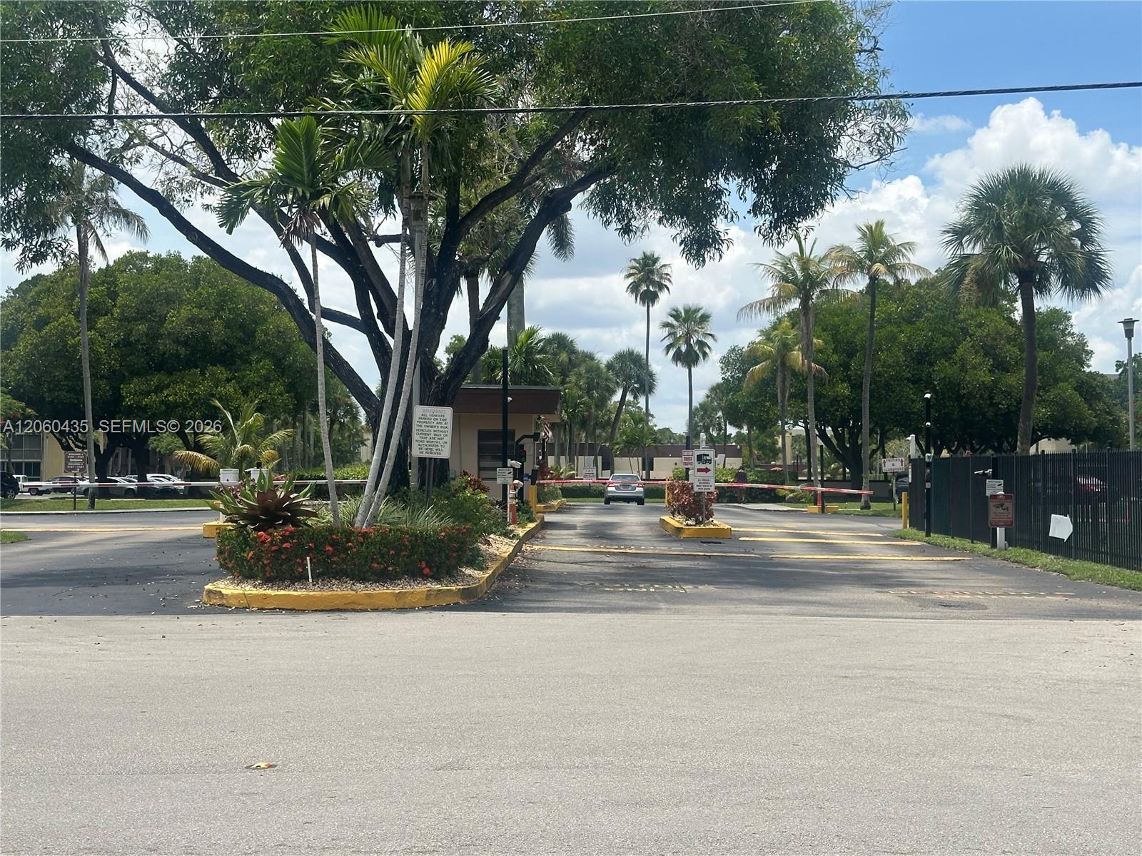 3121 NW 47th Ter # 212, Lauderdale Lakes FL 33319
