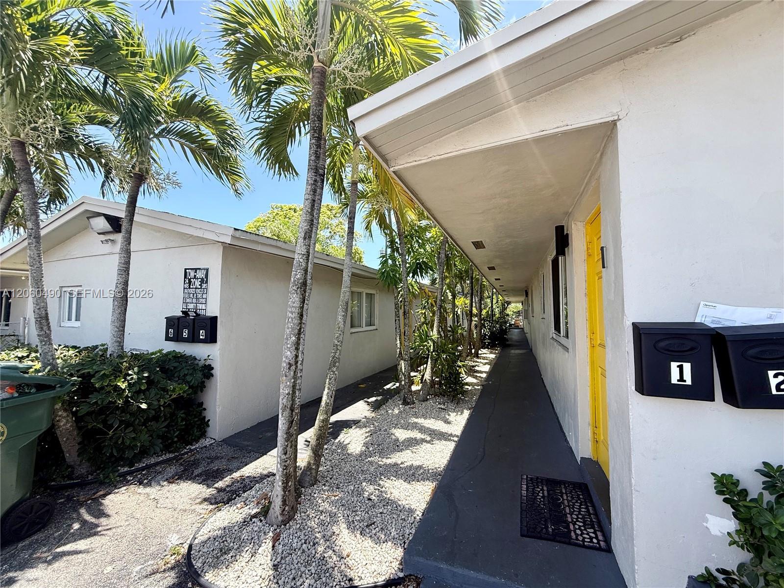 2160 NW 29th St # 6, Oakland Park FL 33311