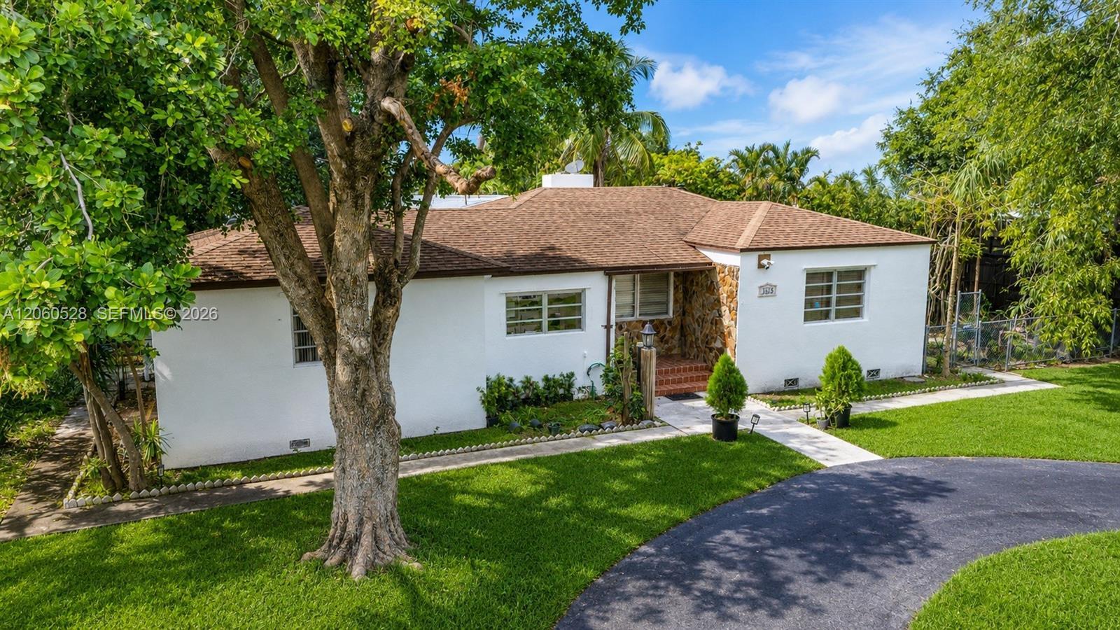 2619 Arthur St, Hollywood FL 33020