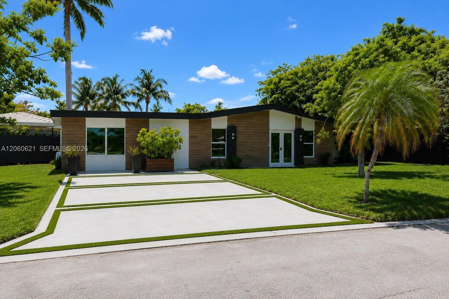 2416 NE 19th Ter, Wilton Manors FL 33305