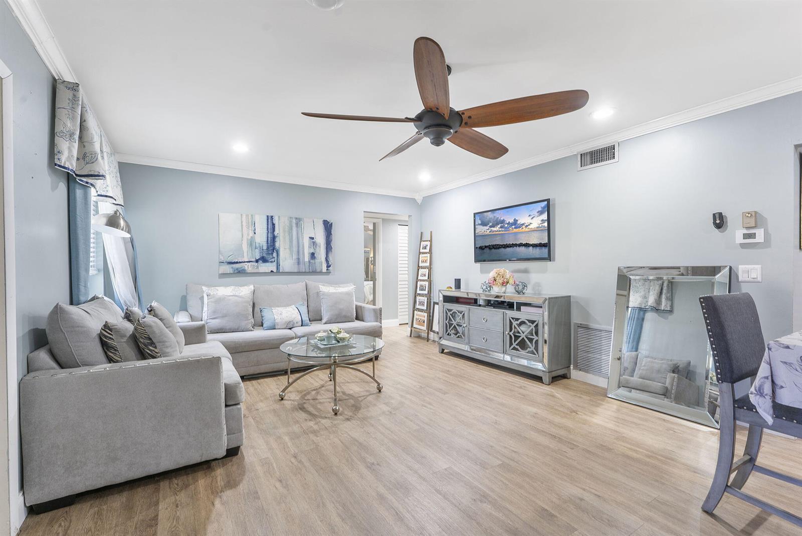 116 Lake Pine Circle # 2, FL 33463