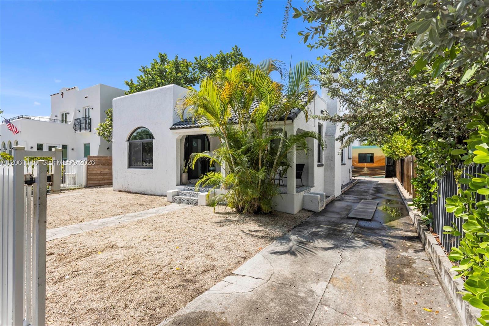 1644 SW 9th St, Miami FL 33135