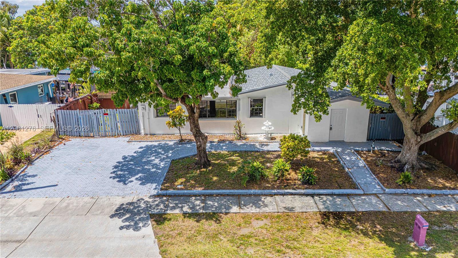 4011 SW 32nd St, West Park FL 33023