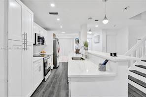 833 NW 81st Avenue, Plantation FL 33324