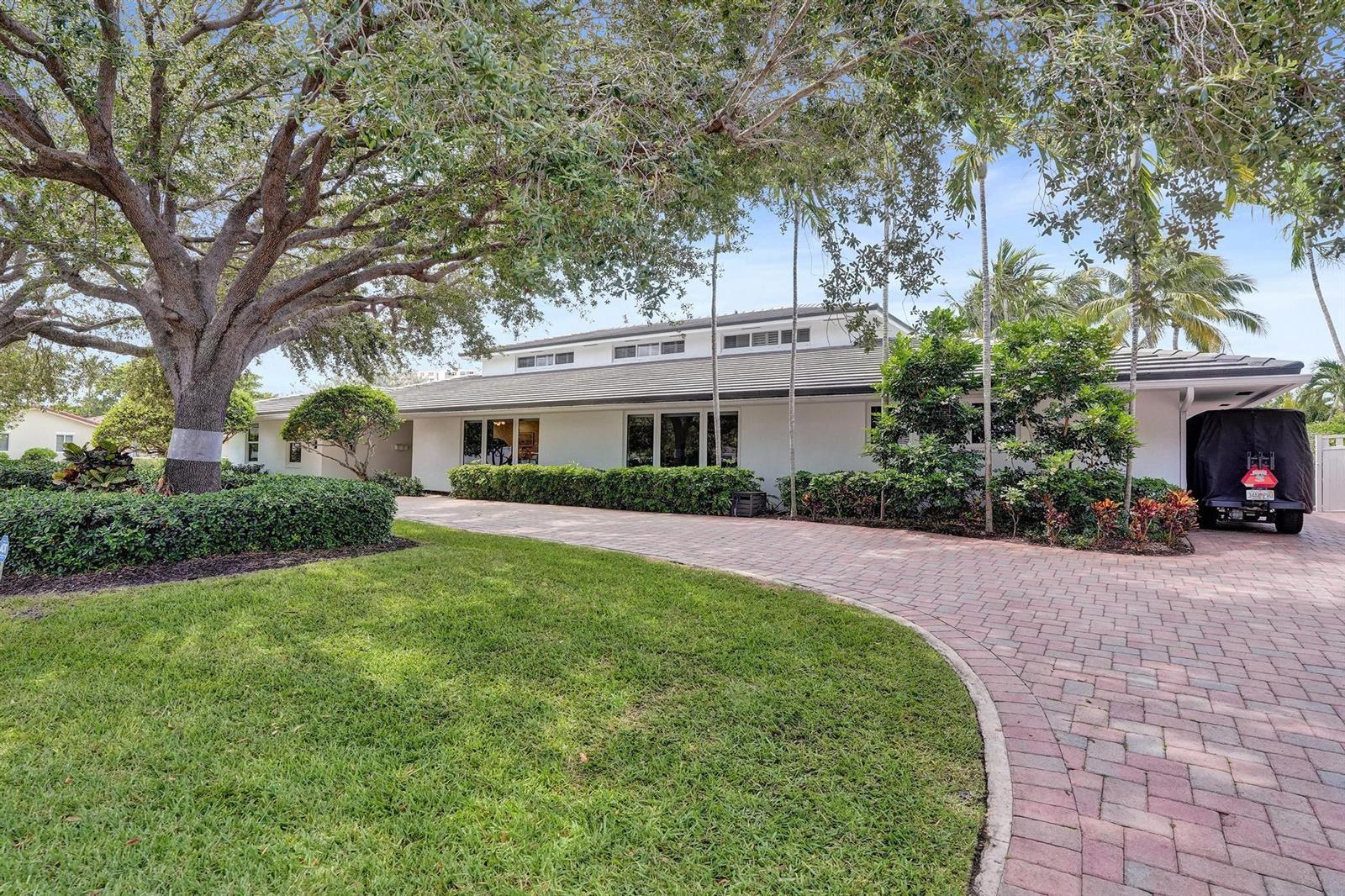 2 Mendota Lane, Sea Ranch Lakes FL 33308