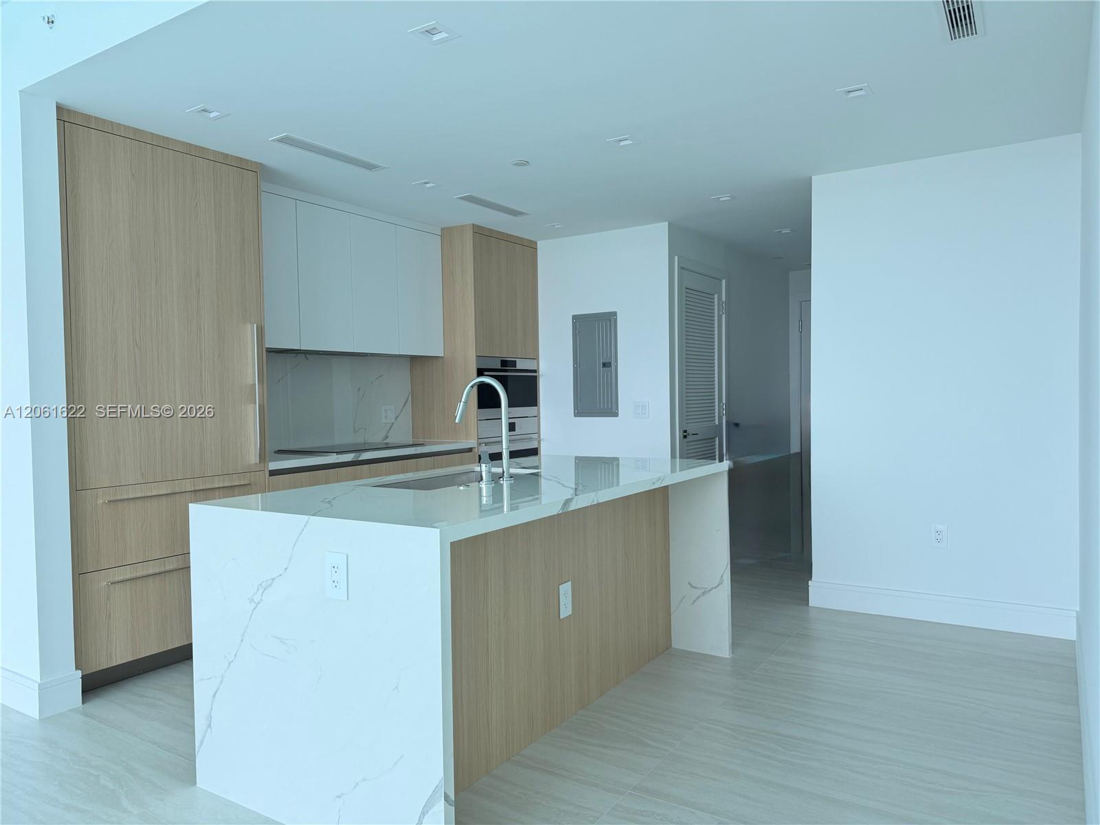 2411 Laguna Circle # 1610, North Miami FL 33181