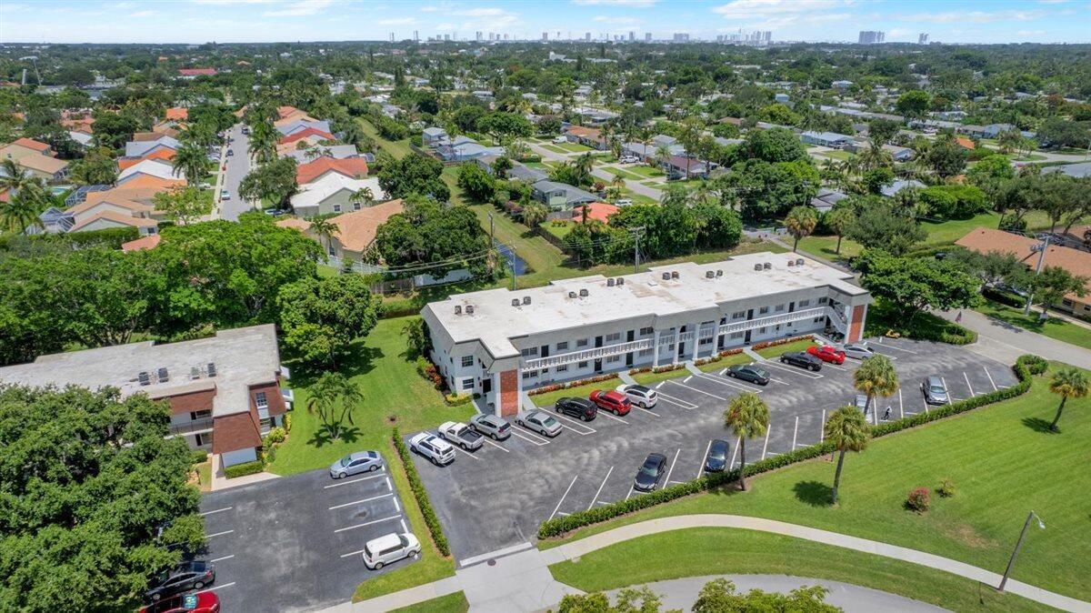 10000 Meridian Way N # 15, Palm Beach Gardens FL 33410