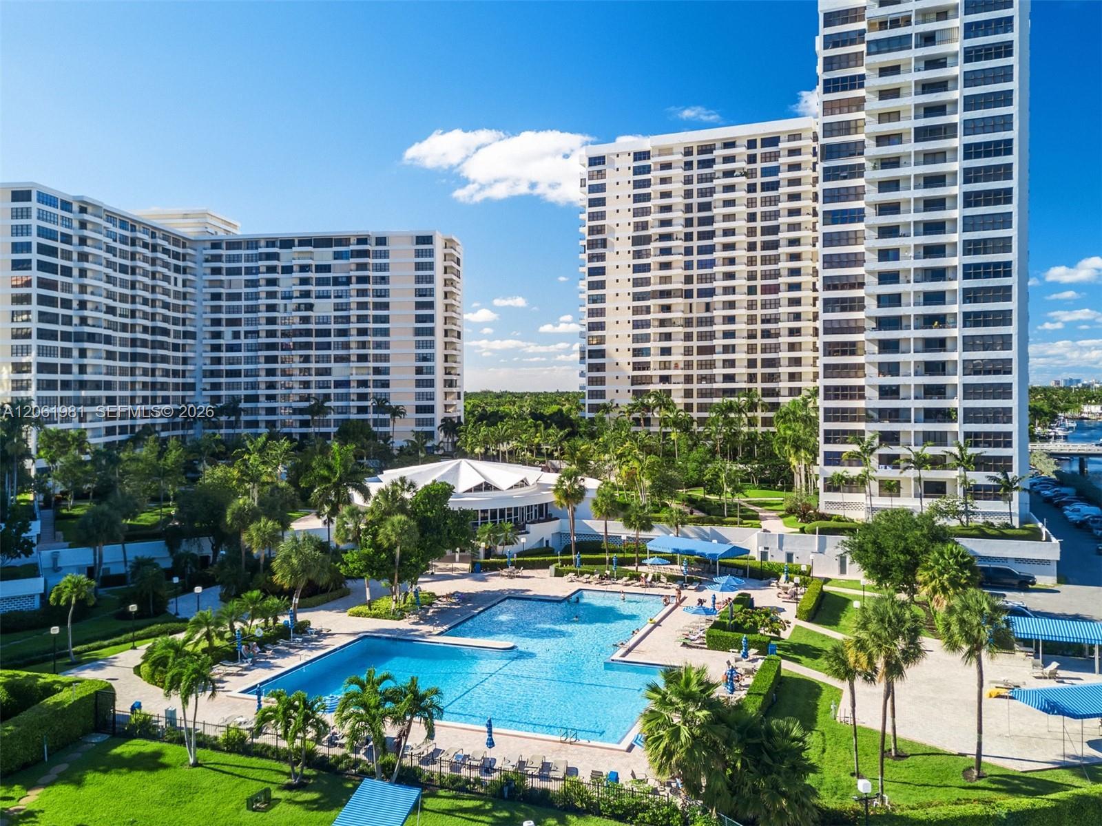 2500 Parkview Dr # 1117, Hallandale Beach FL 33009
