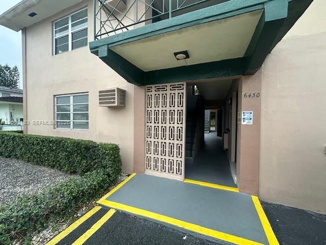 6430 W Flagler St # 6, Miami FL 33144