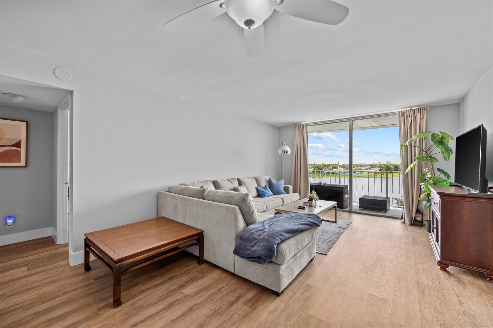 470 Executive Center Drive # 5b, West Palm Beach FL 33401