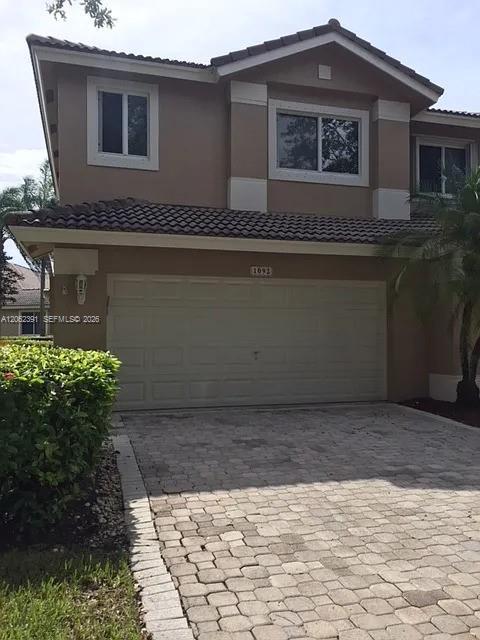 1092 SW 158th Ave, Pembroke Pines FL 33027