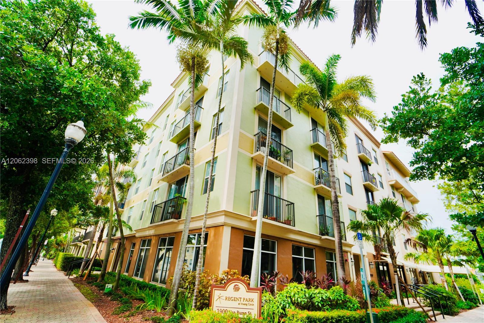 1900 Van Buren St # 118B, Hollywood FL 33020