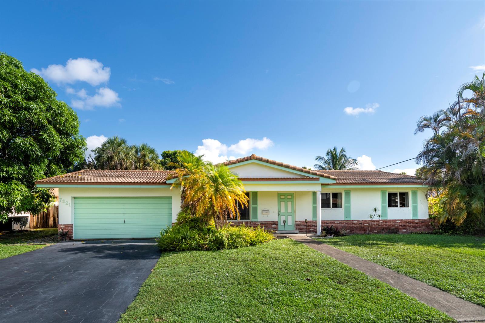 7321 NW 14th Street, Plantation FL 33313
