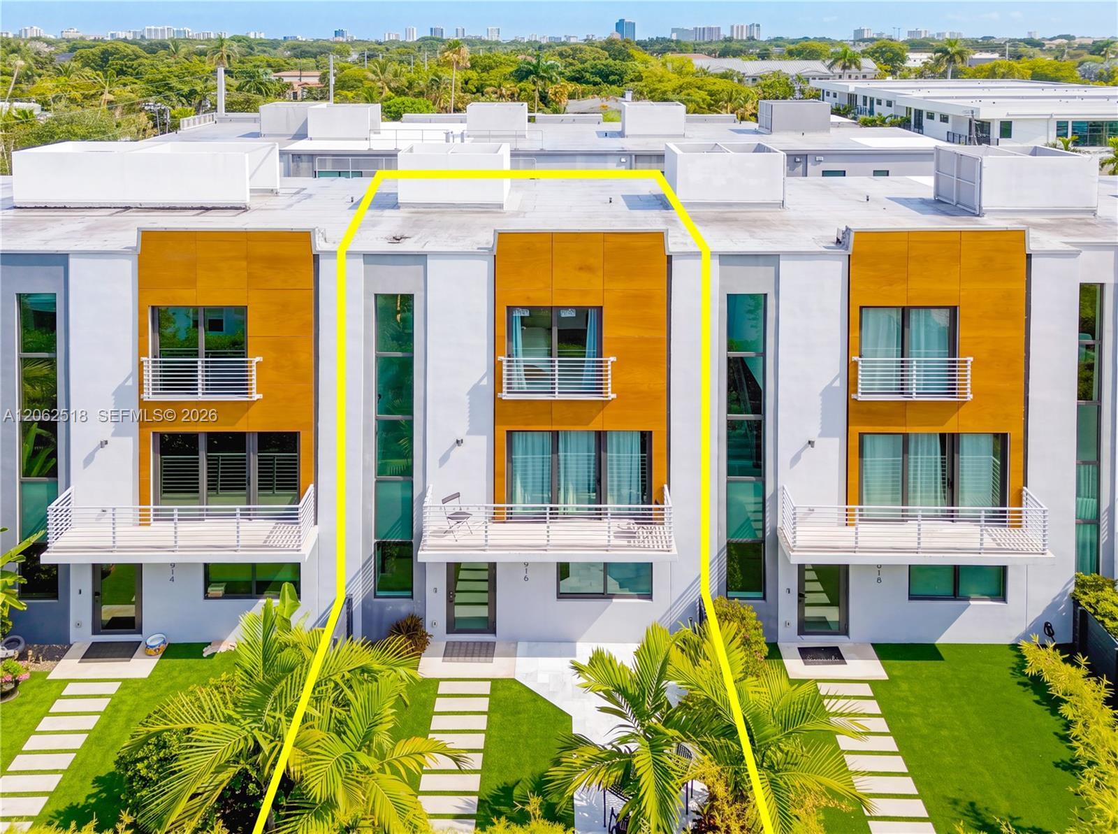 916 NE 4th St, Fort Lauderdale FL 33301