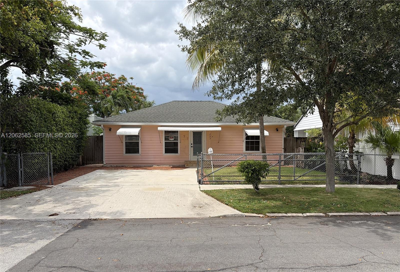 723 Valley Forge Rd, West Palm Beach FL 33405