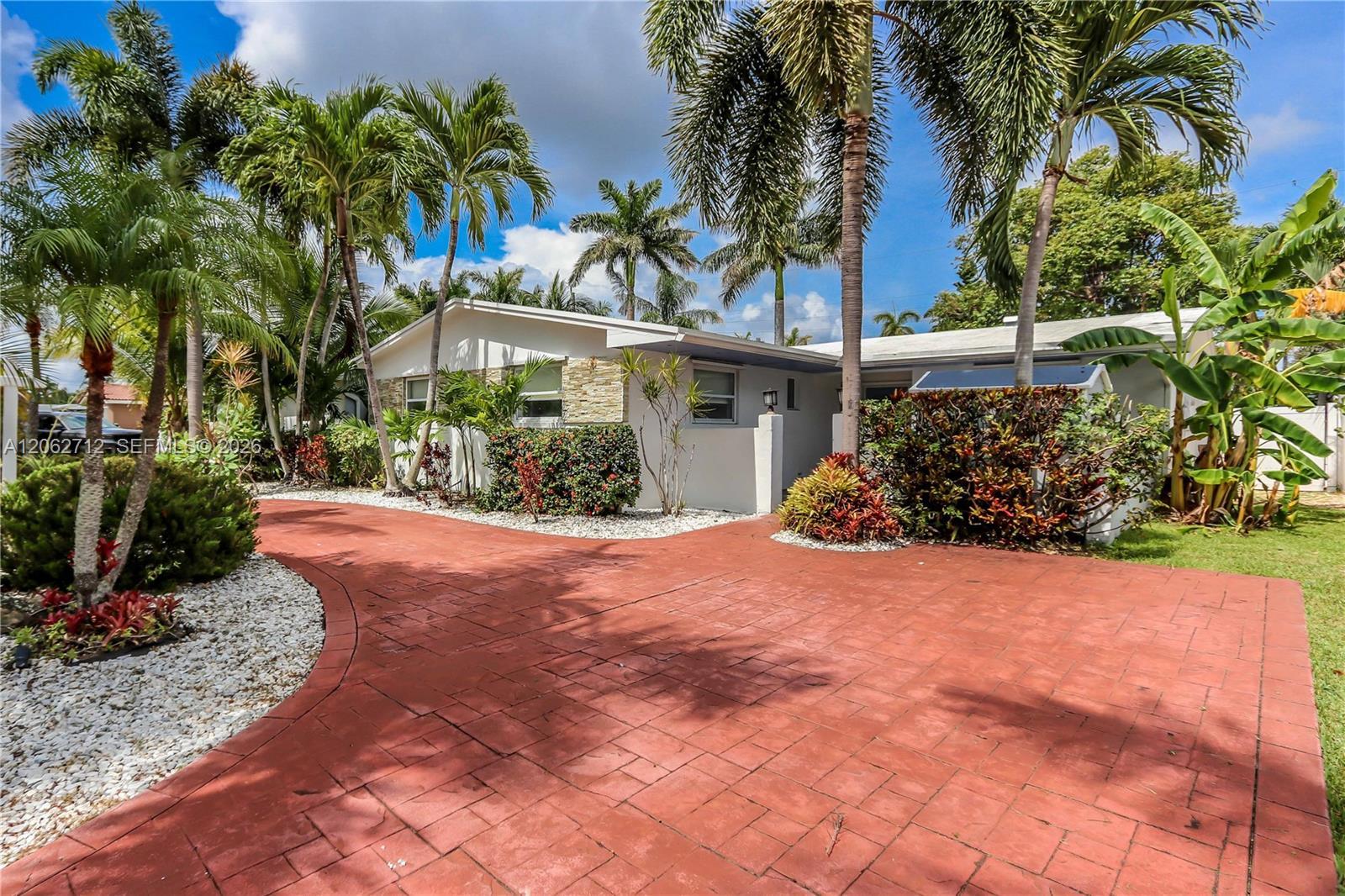 1102 N 13th Ave, Hollywood FL 33019