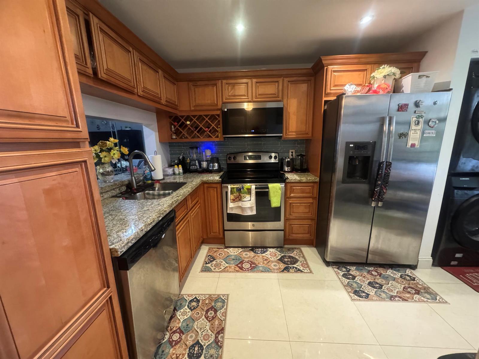 6575 W Oakland Park Boulevard, Lauderhill FL 33313