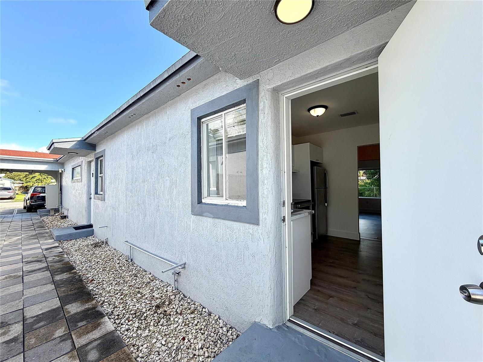 614 NE 3rd Street # 8, Hallandale Beach FL 33009