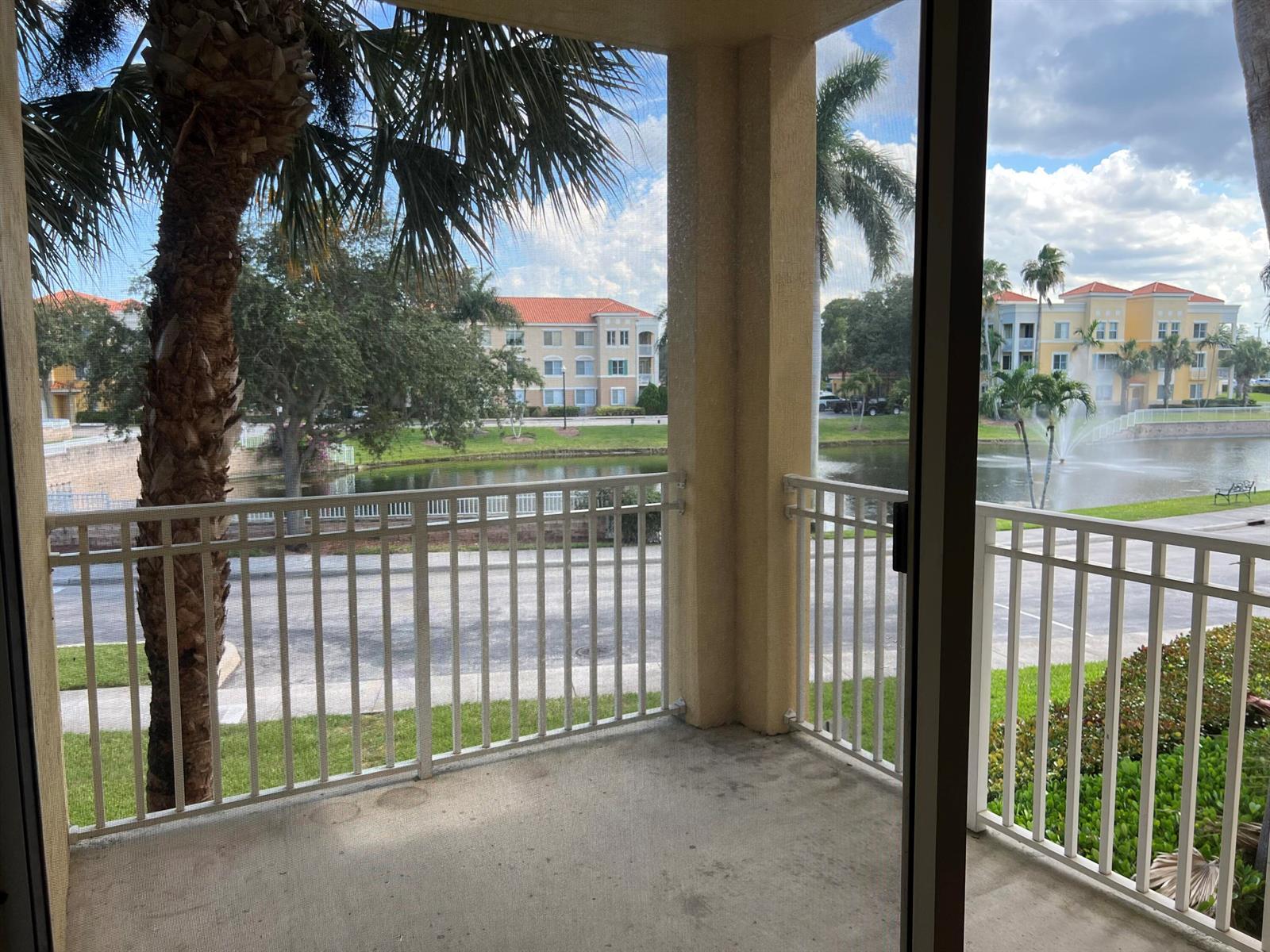 11037 LEGACY Boulevard # 204, Palm Beach Gardens FL 33410