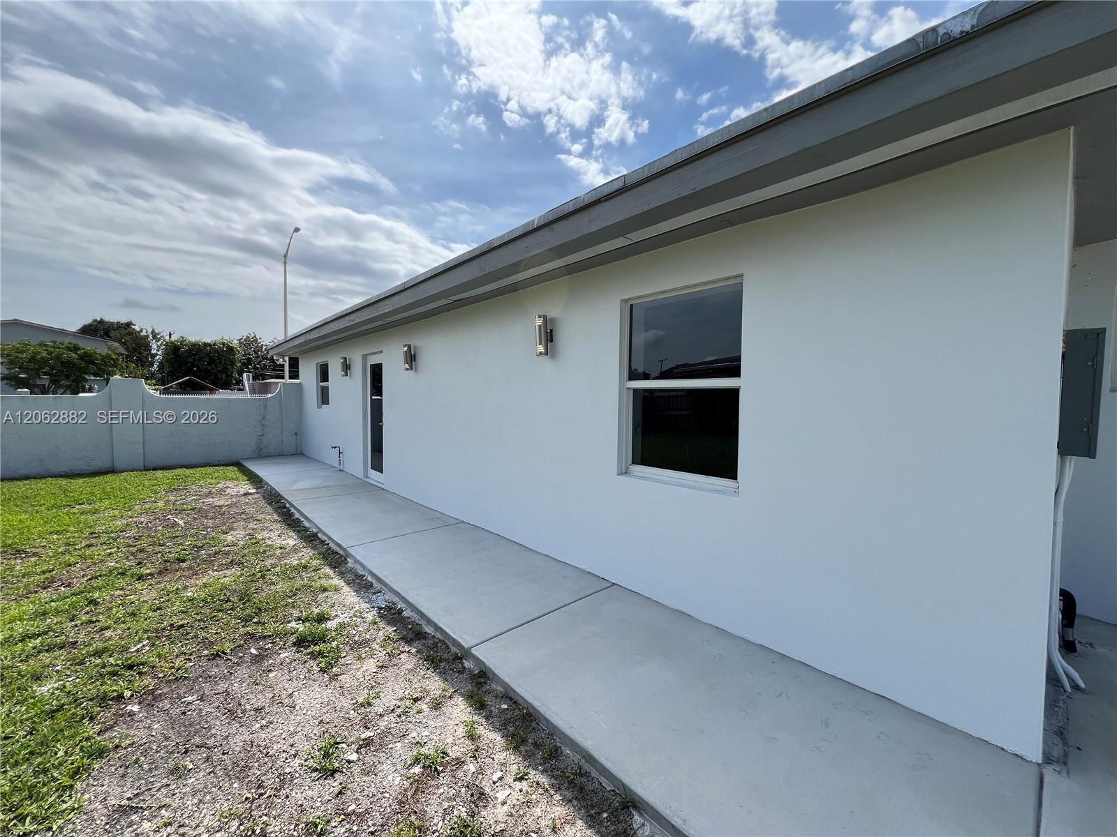 705 E 20th St, Hialeah FL 33013