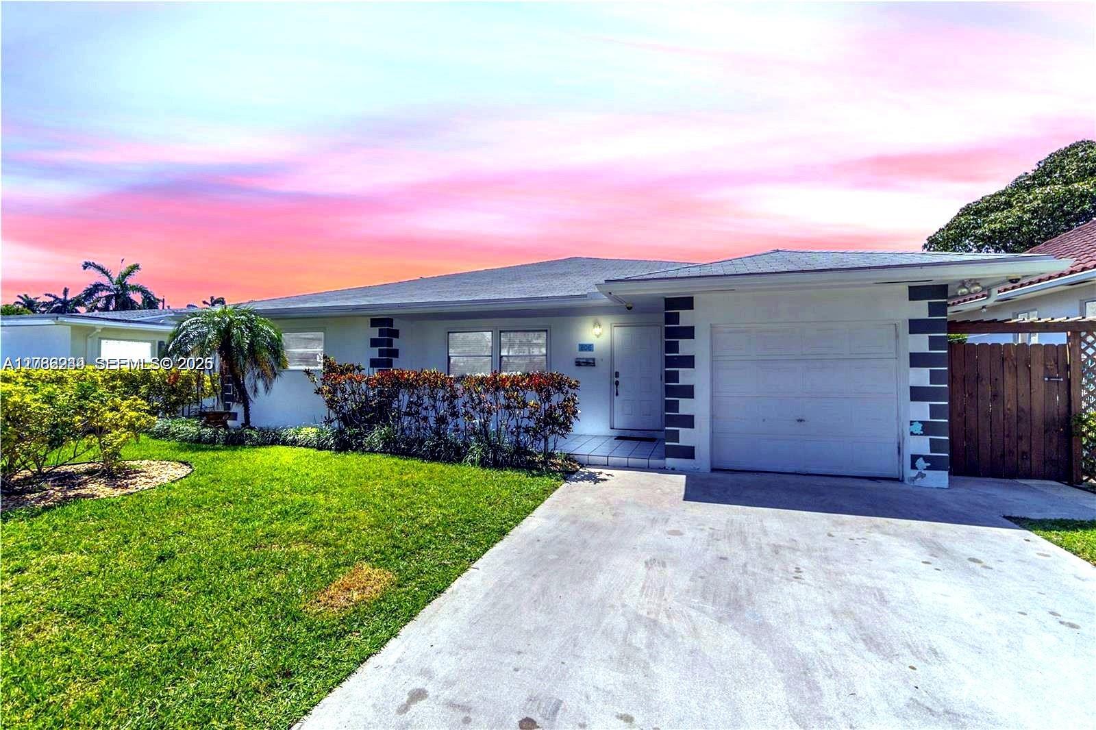 806 NE 4th St, Hallandale Beach FL 33009