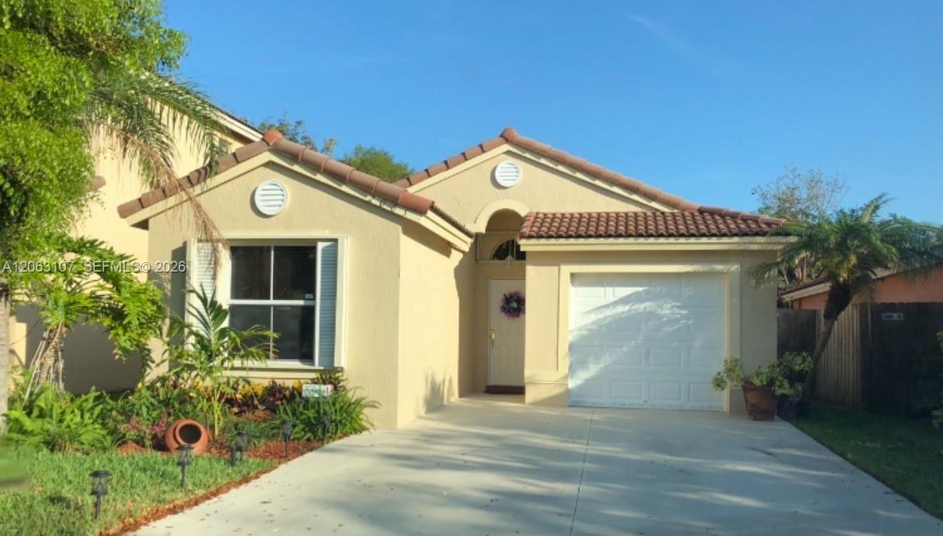 2065 SE 14th St, Homestead FL 33035