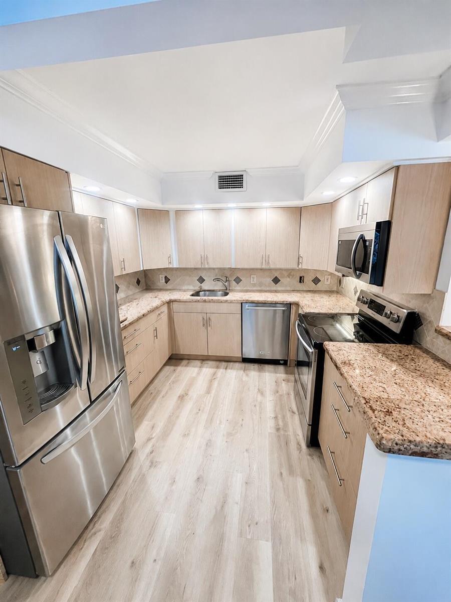 2035 LINCOLN B, Boca Raton FL 33434