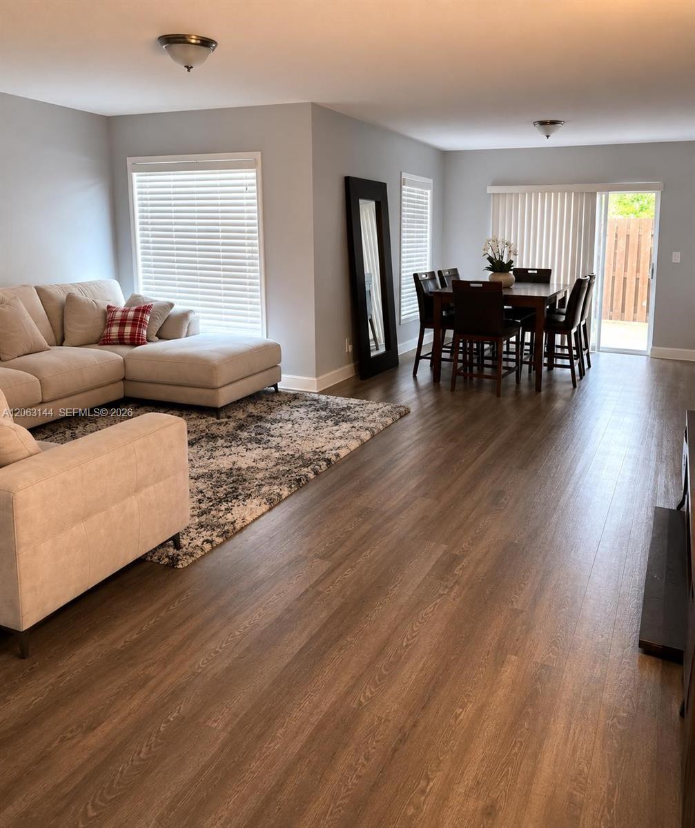 4771 Grapevine Way, Davie FL 33331