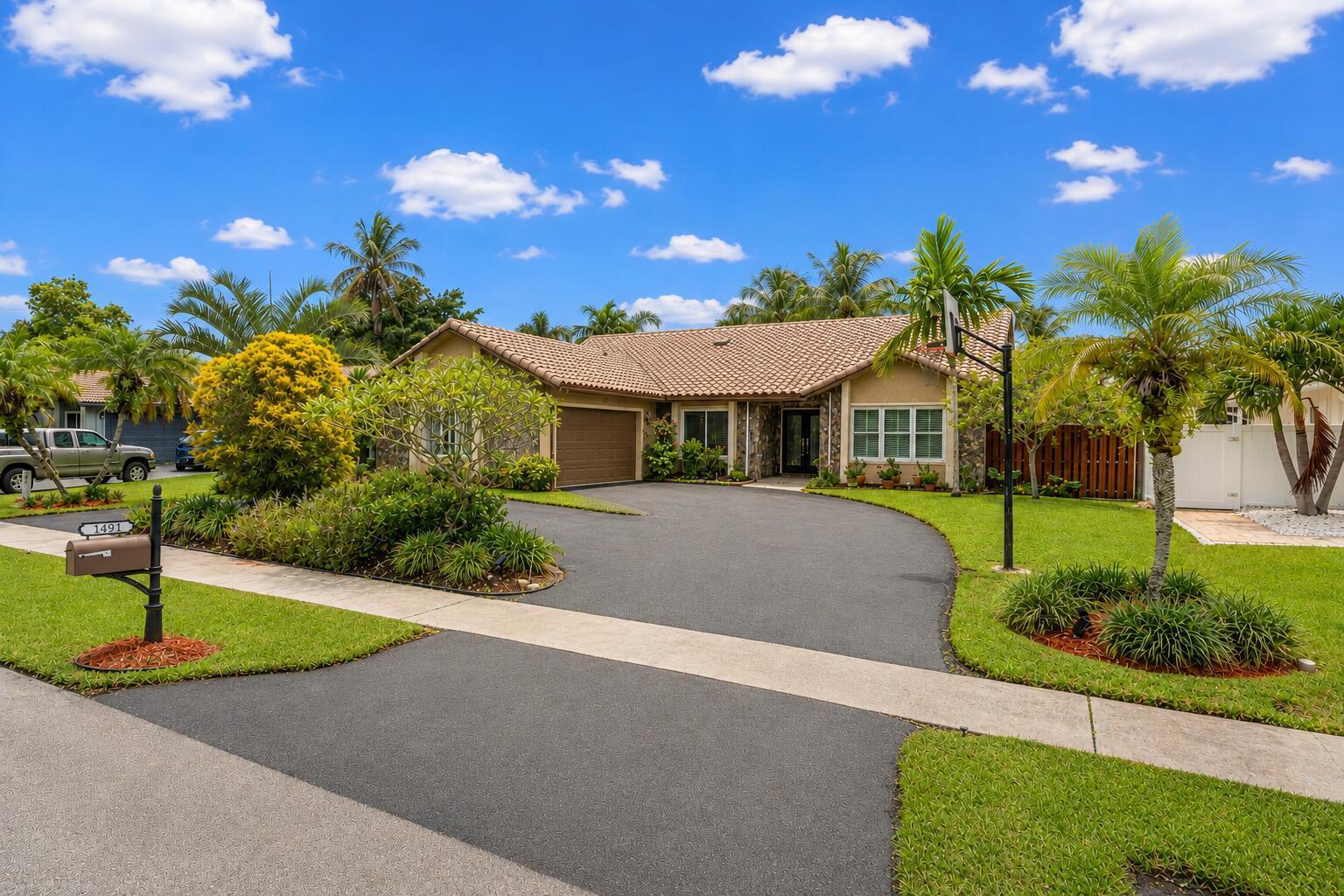 1491 NW 99TH Avenue, Plantation FL 33322