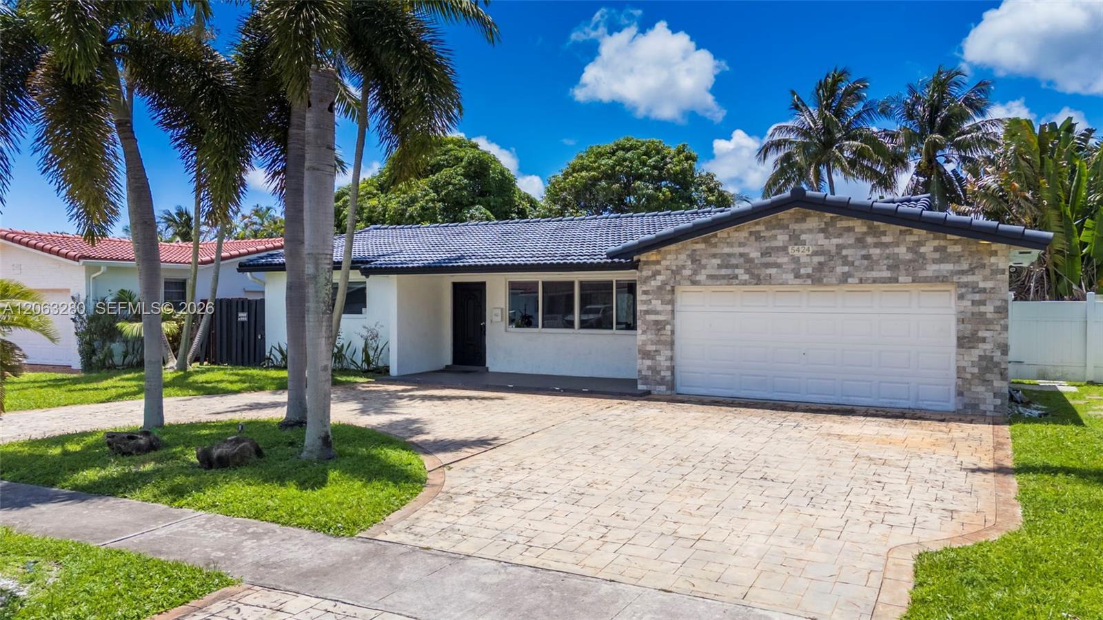 5424 Garfield St, Hollywood FL 33021