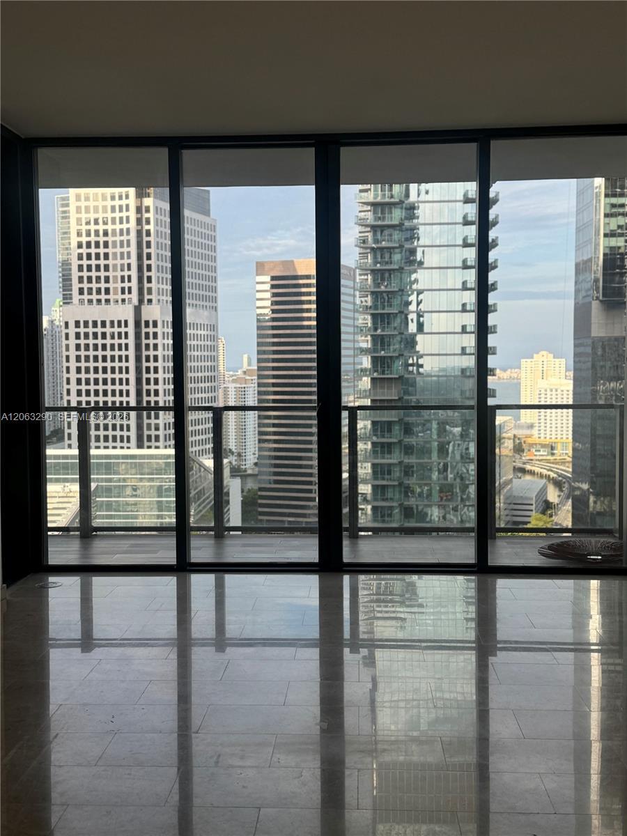 88 SW 7th St # 2403, Miami FL 33130