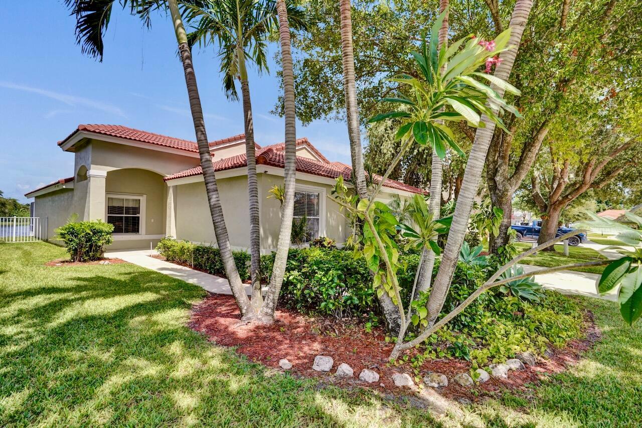 5886 Las Colinas Circle, Lake Worth FL 33463