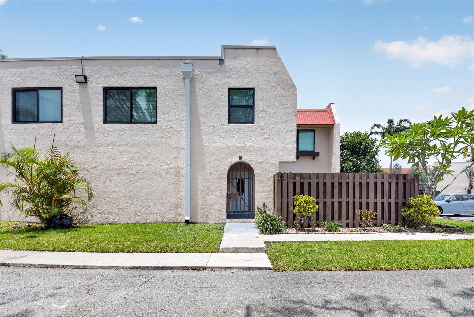 6352 SEVEN SPRINGS Boulevard # B, FL 33463