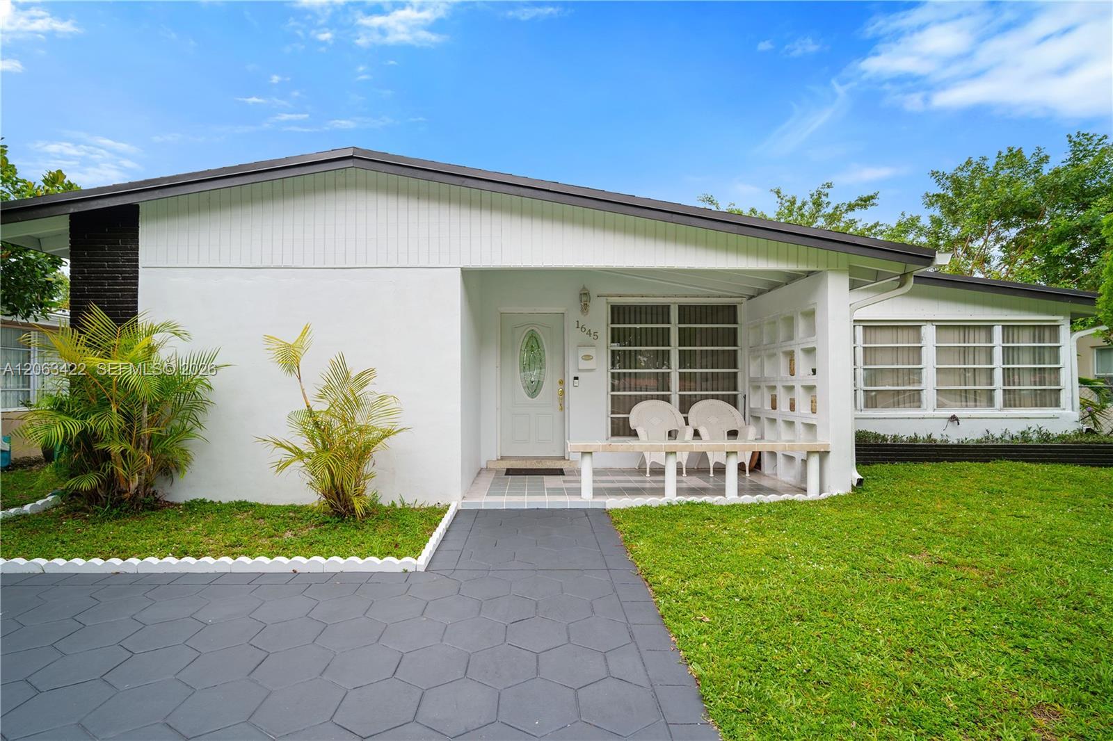 1645 NE 169th St, North Miami Beach FL 33162