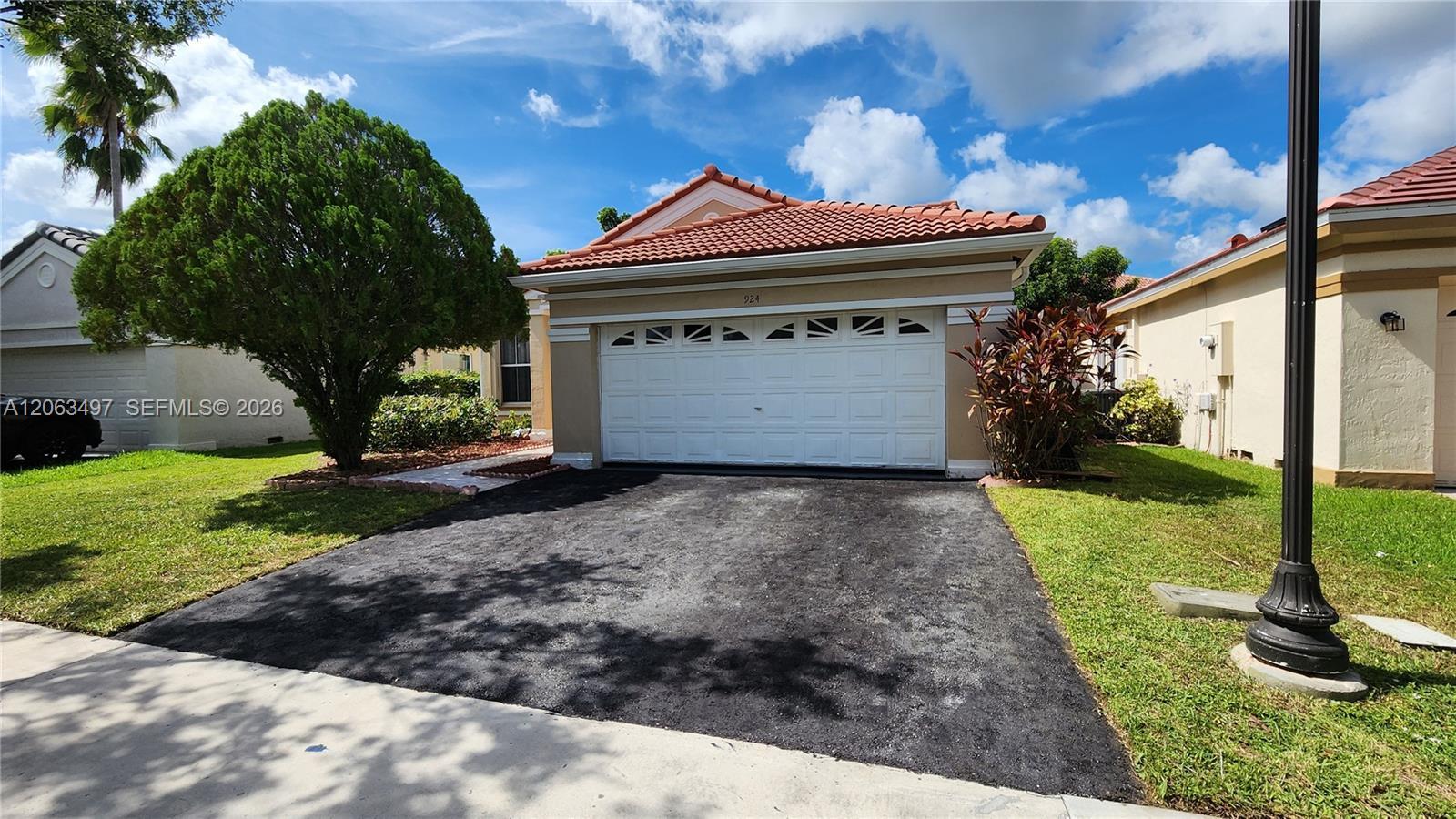 924 Falling Water Rd # 924, Weston FL 33326